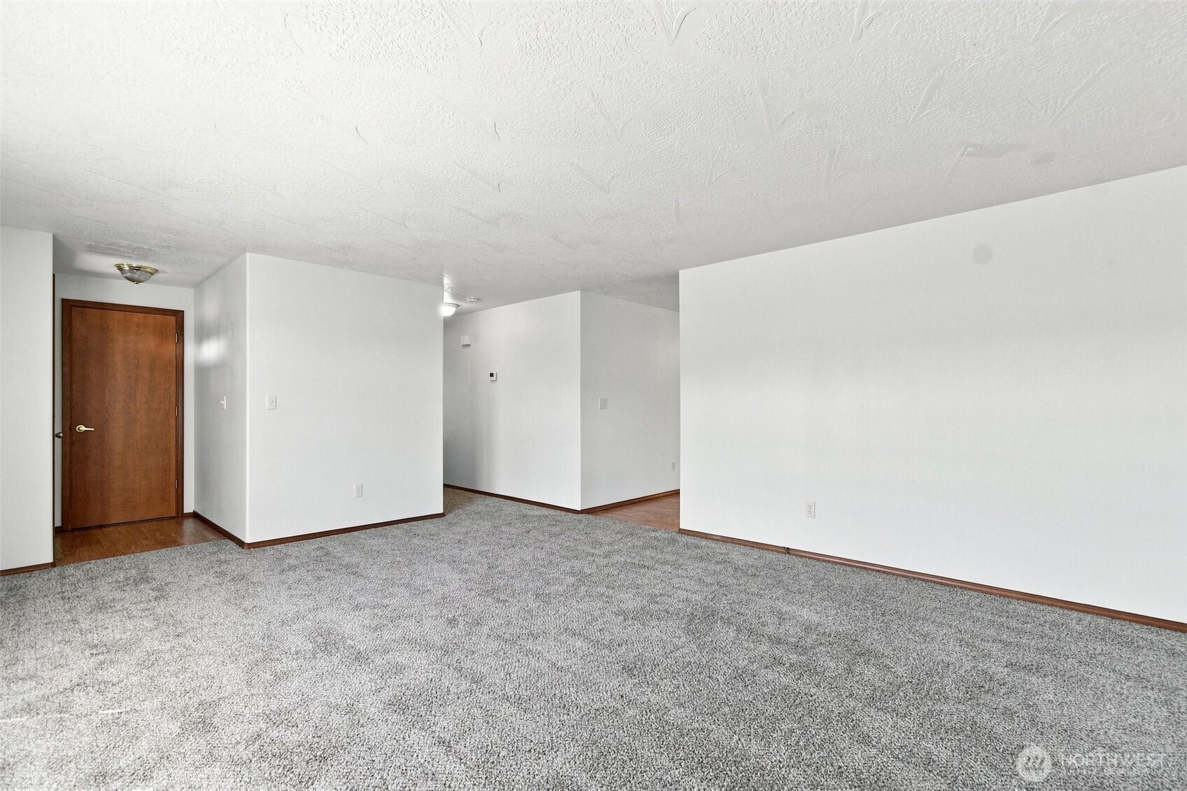 106 Mission Property Photo 5