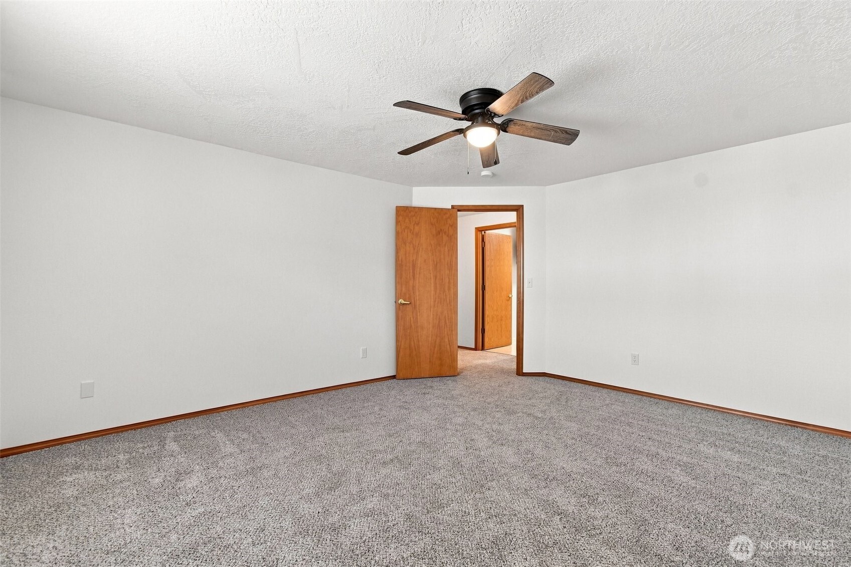 106 Mission Property Photo 18