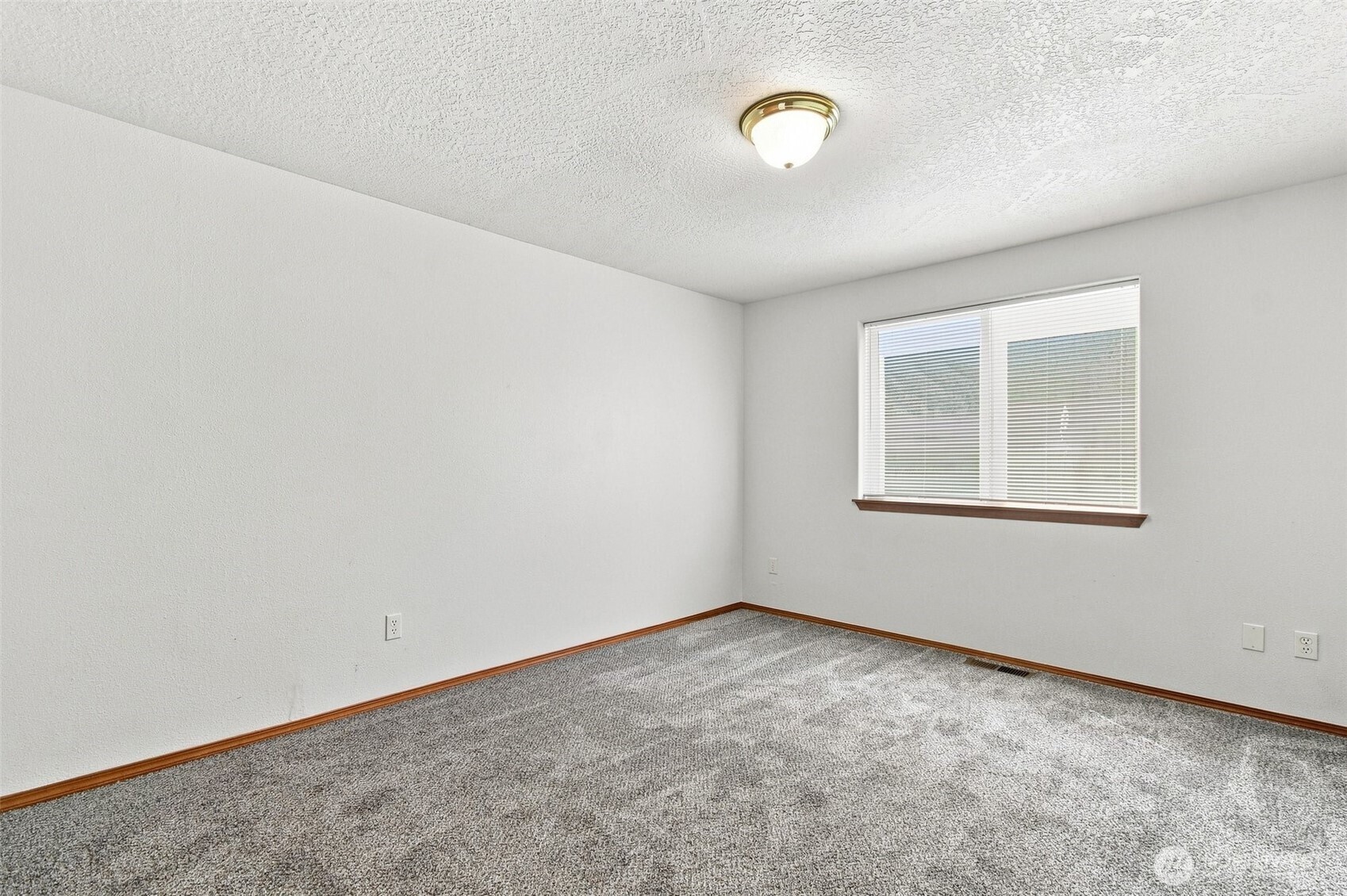 106 Mission Property Photo 21