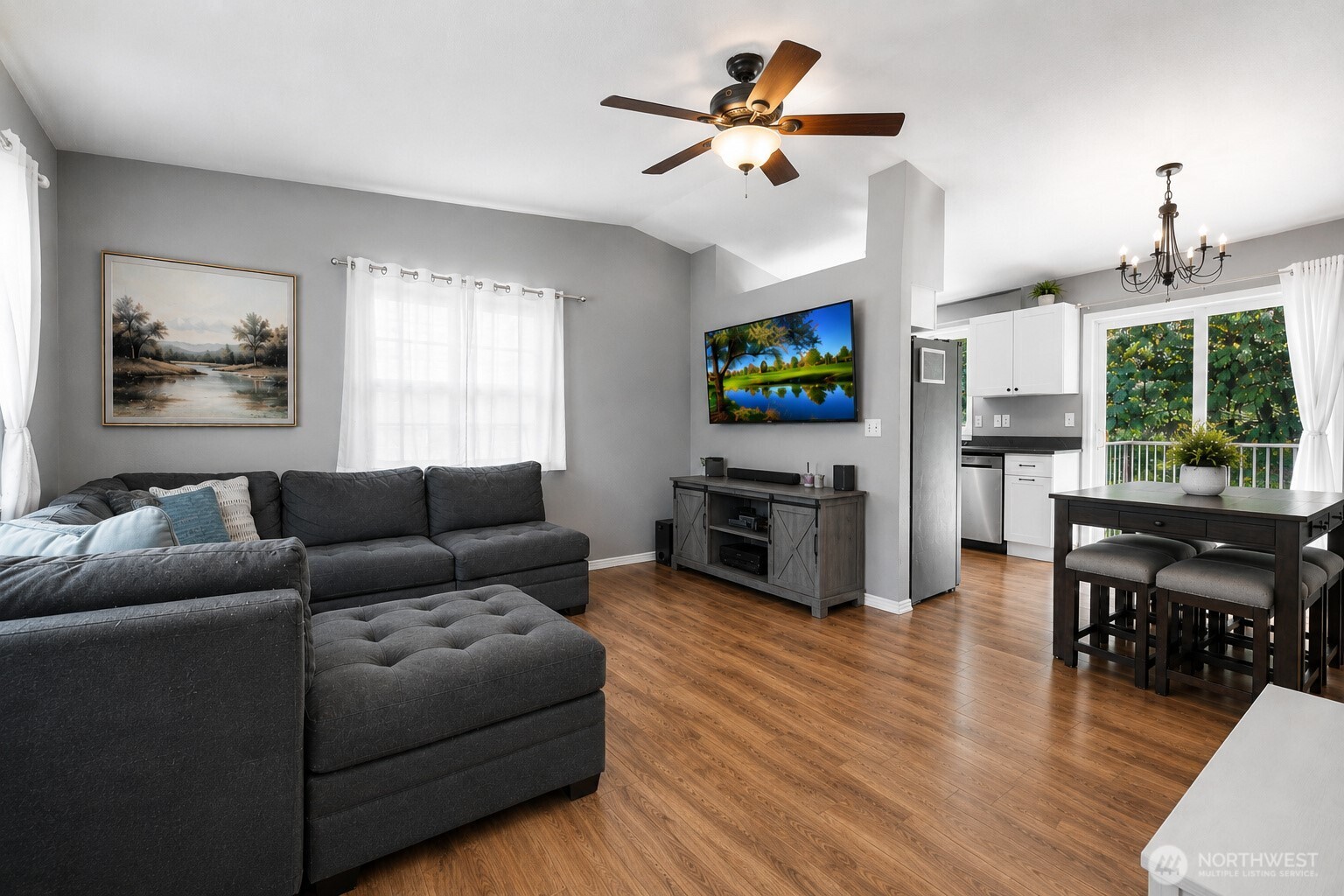 7834 264th Place Property Photo 3