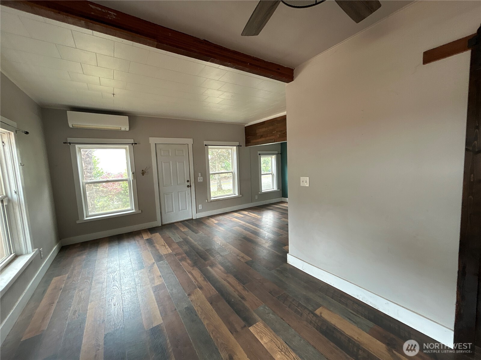 1270 Retsil Road Property Photo 5