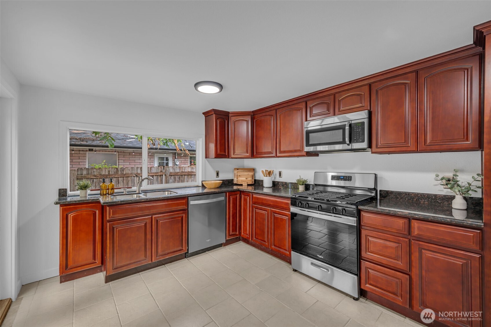 1510 Mcmillan Avenue Property Photo 12