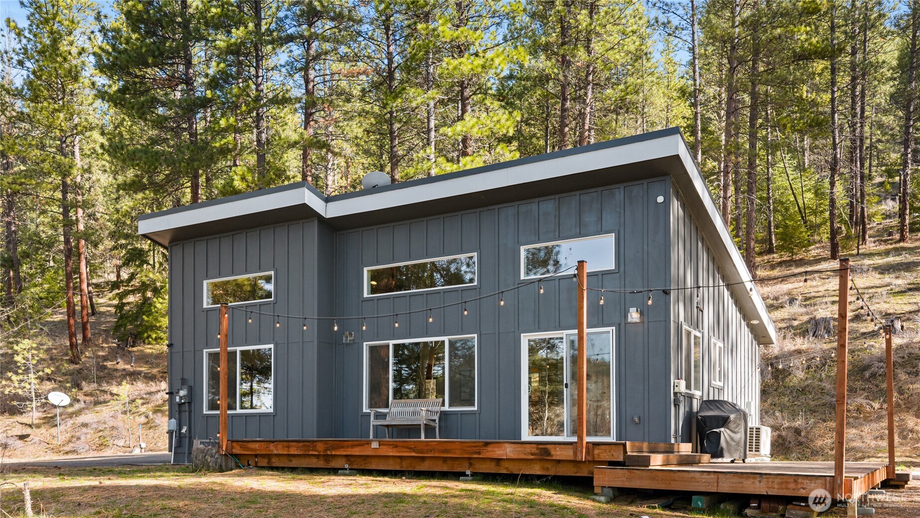 5910 Teanaway Road Property Photo 1