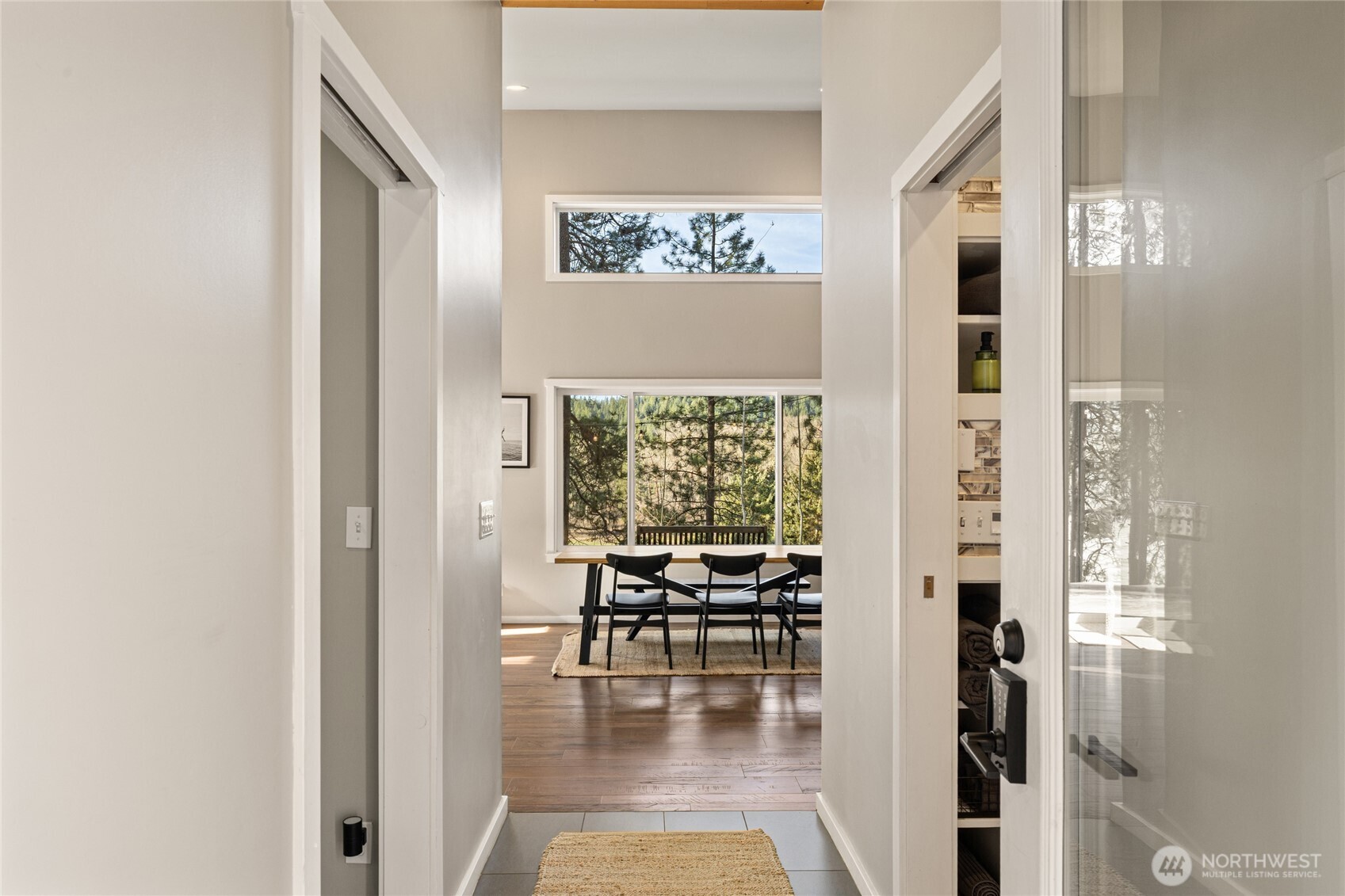 5910 Teanaway Road Property Photo 3