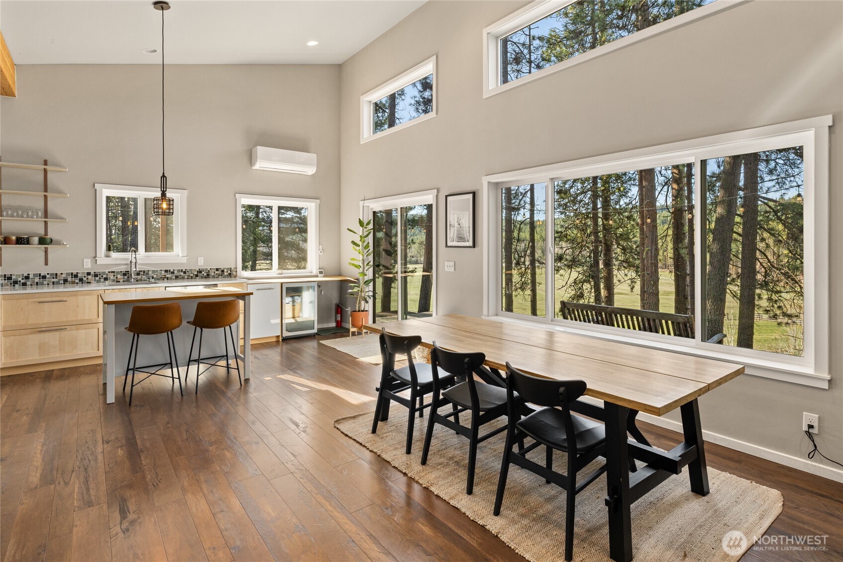 5910 Teanaway Road Property Photo 6