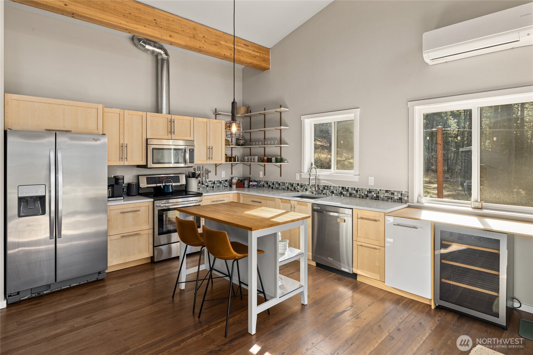 5910 Teanaway Road Property Photo 8