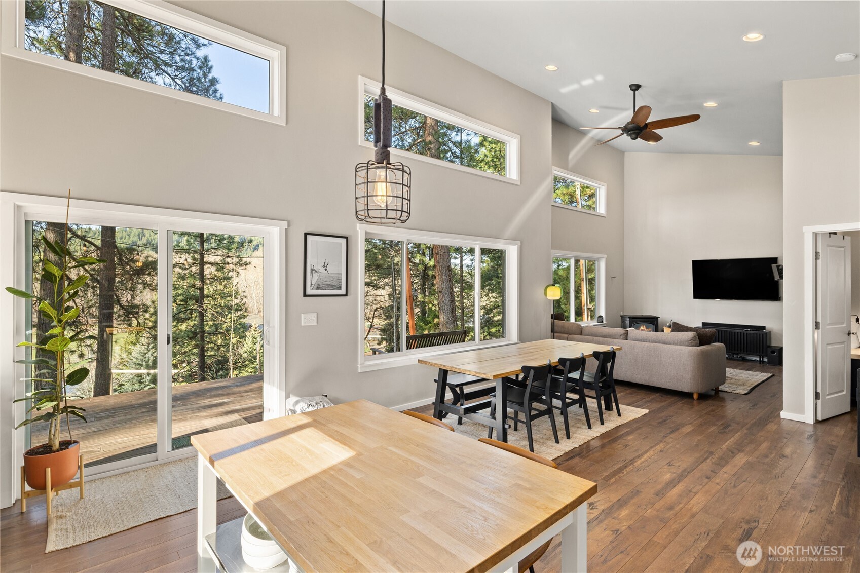 5910 Teanaway Road Property Photo 10
