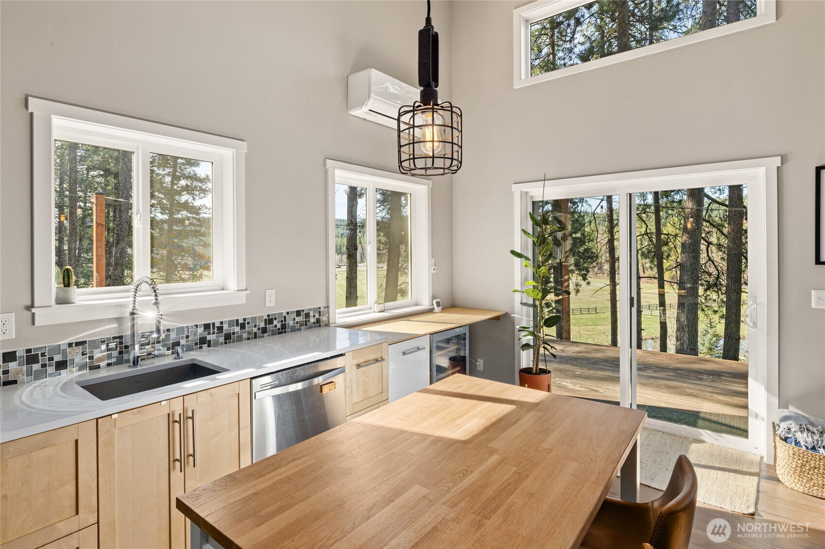 5910 Teanaway Road Property Photo 11