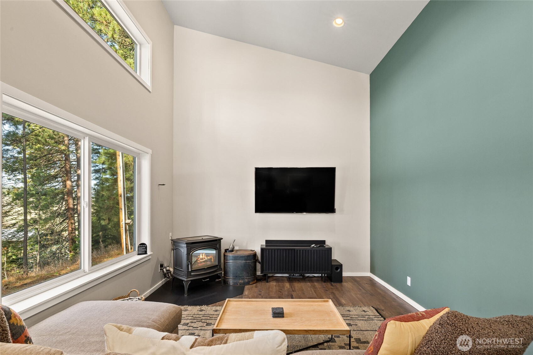 5910 Teanaway Road Property Photo 17