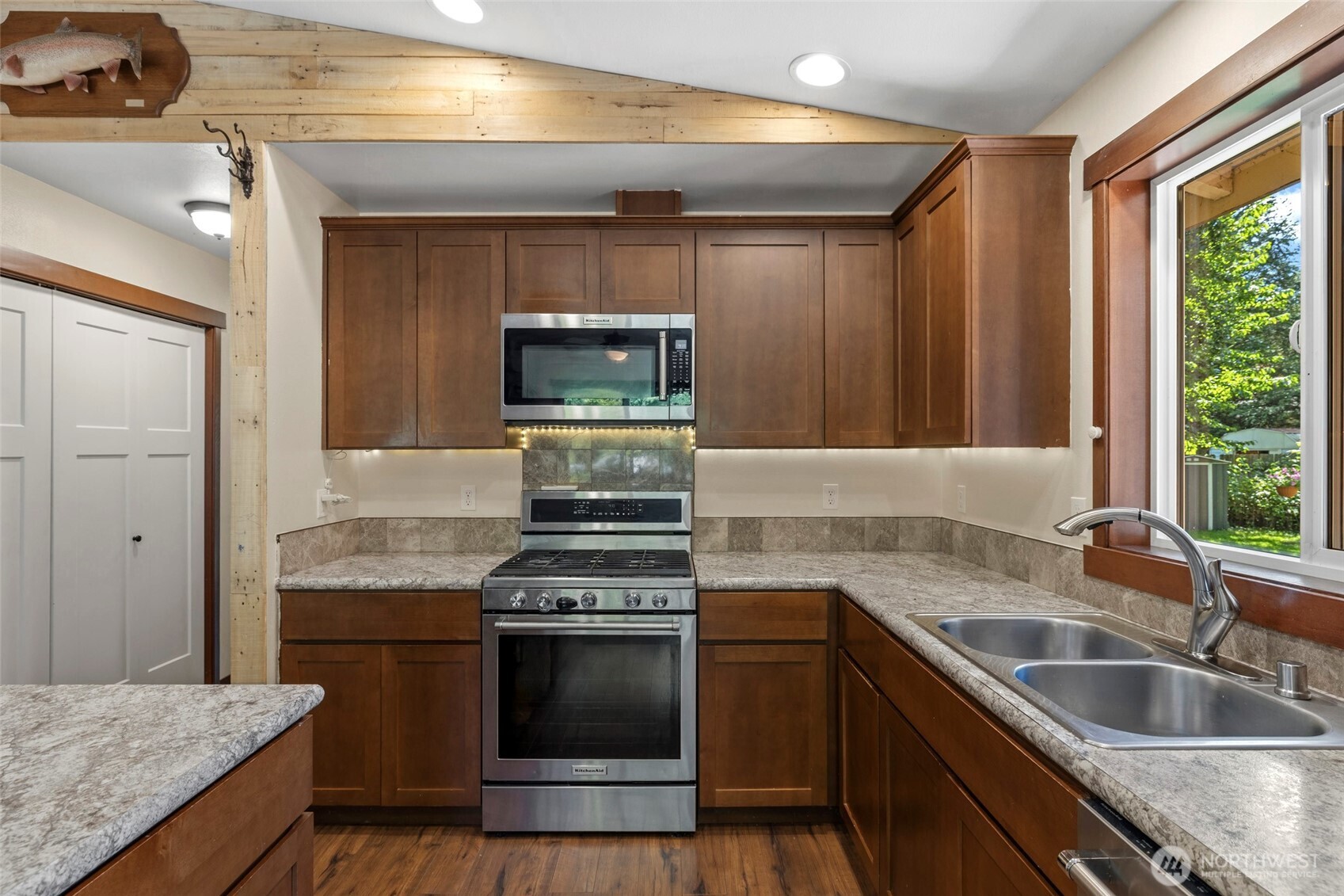 44303 Pine Road Property Photo 8