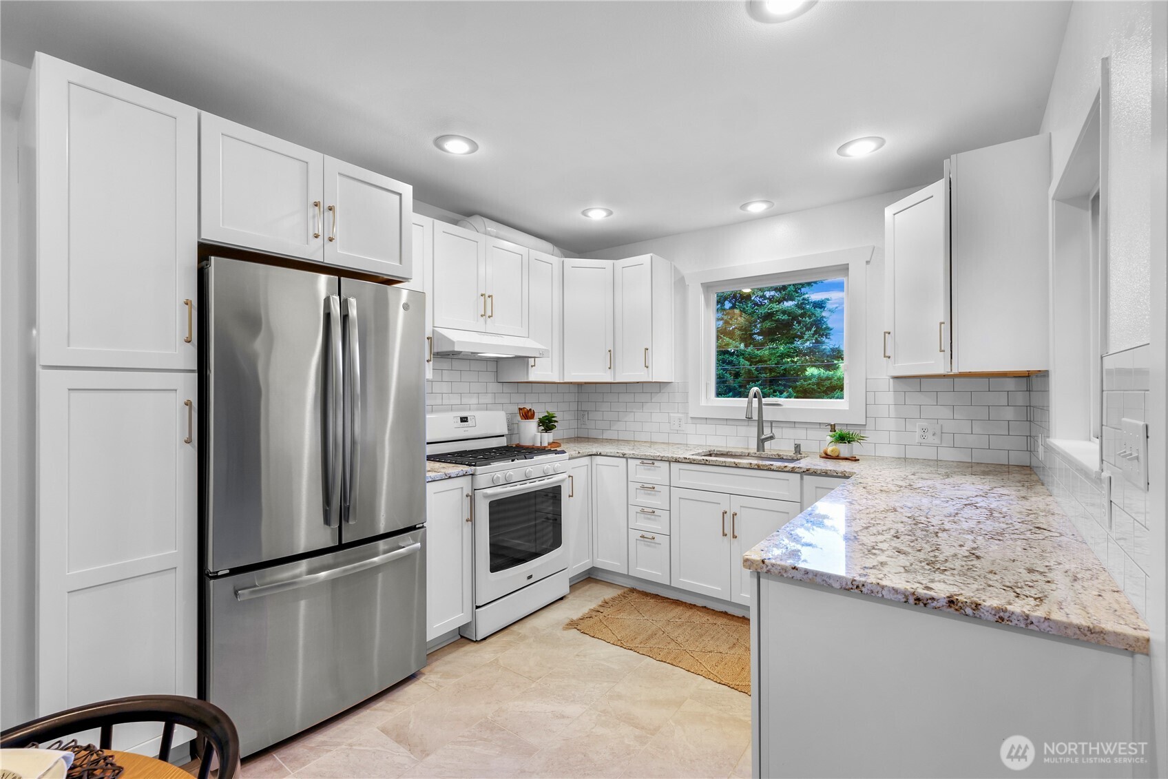 137 33rd Street Property Photo 3