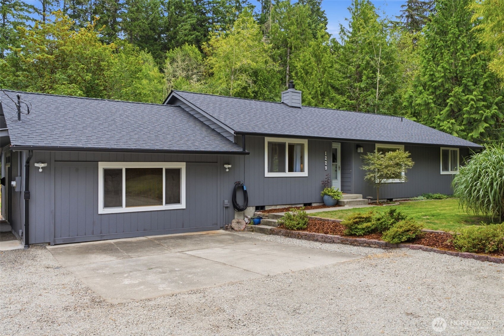 1229 12th Court Property Photo 3
