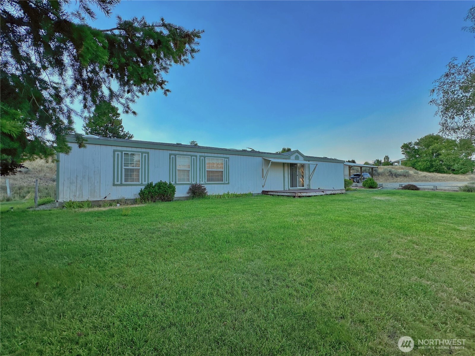 9 Sunrise Heights Road Property Photo 4