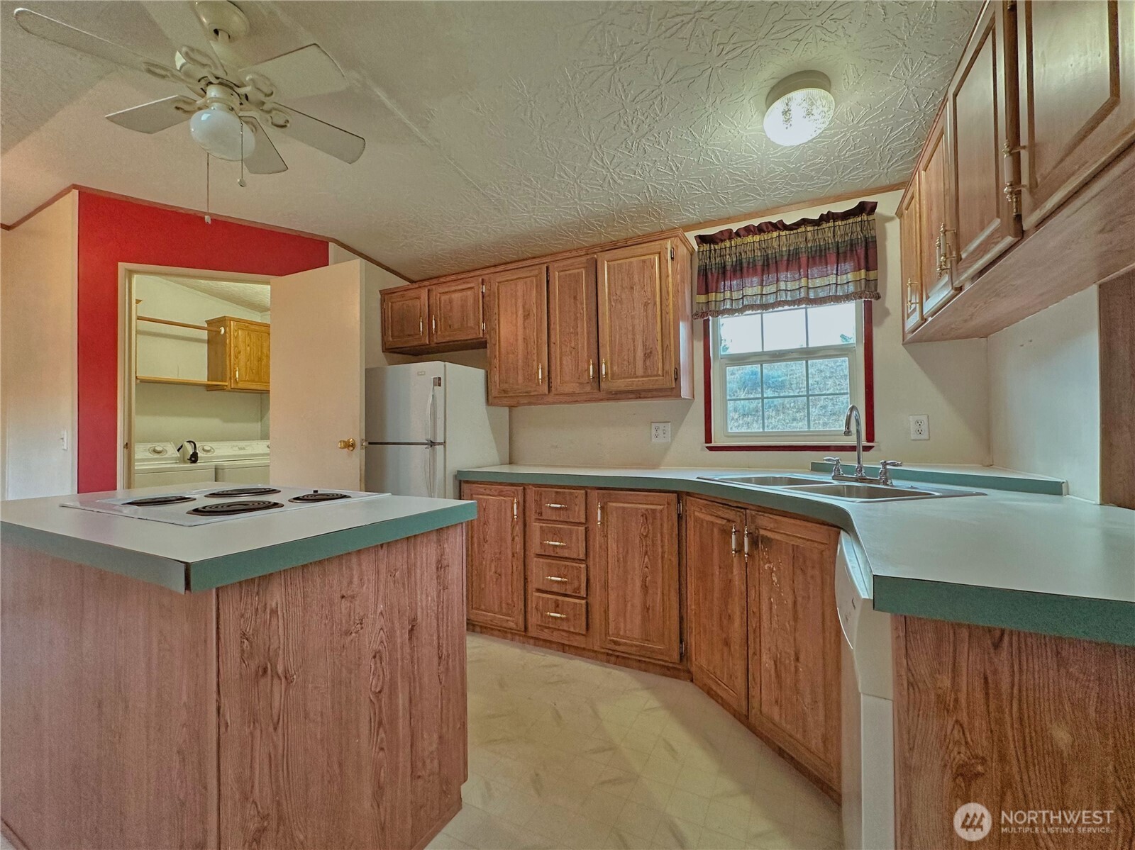 9 Sunrise Heights Road Property Photo 9