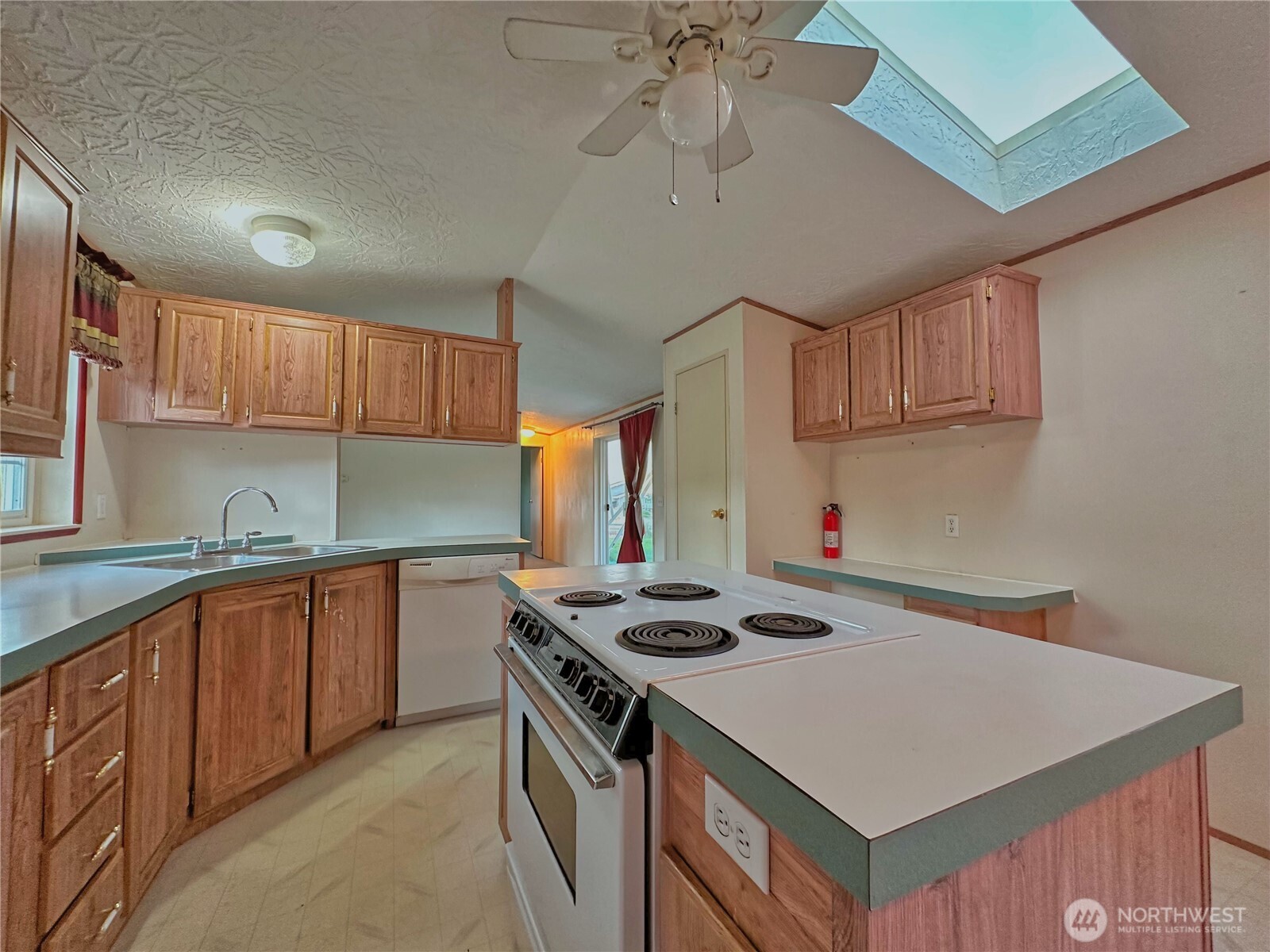 9 Sunrise Heights Road Property Photo 11