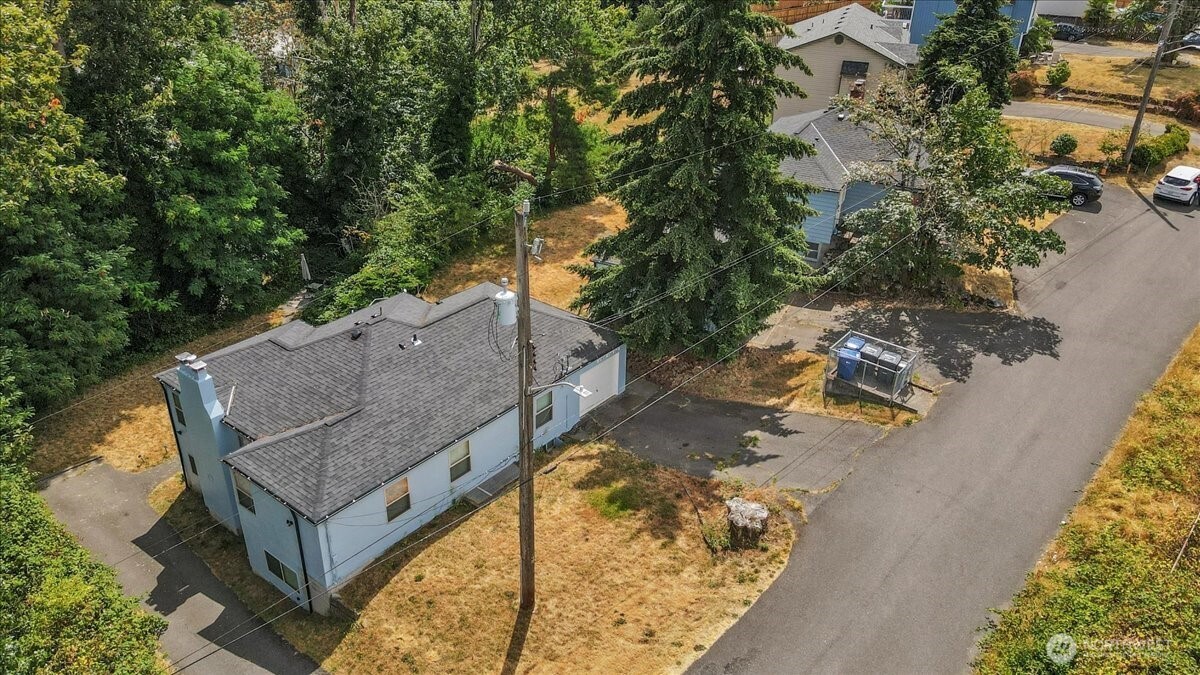 13622 51st Avenue Property Photo 4