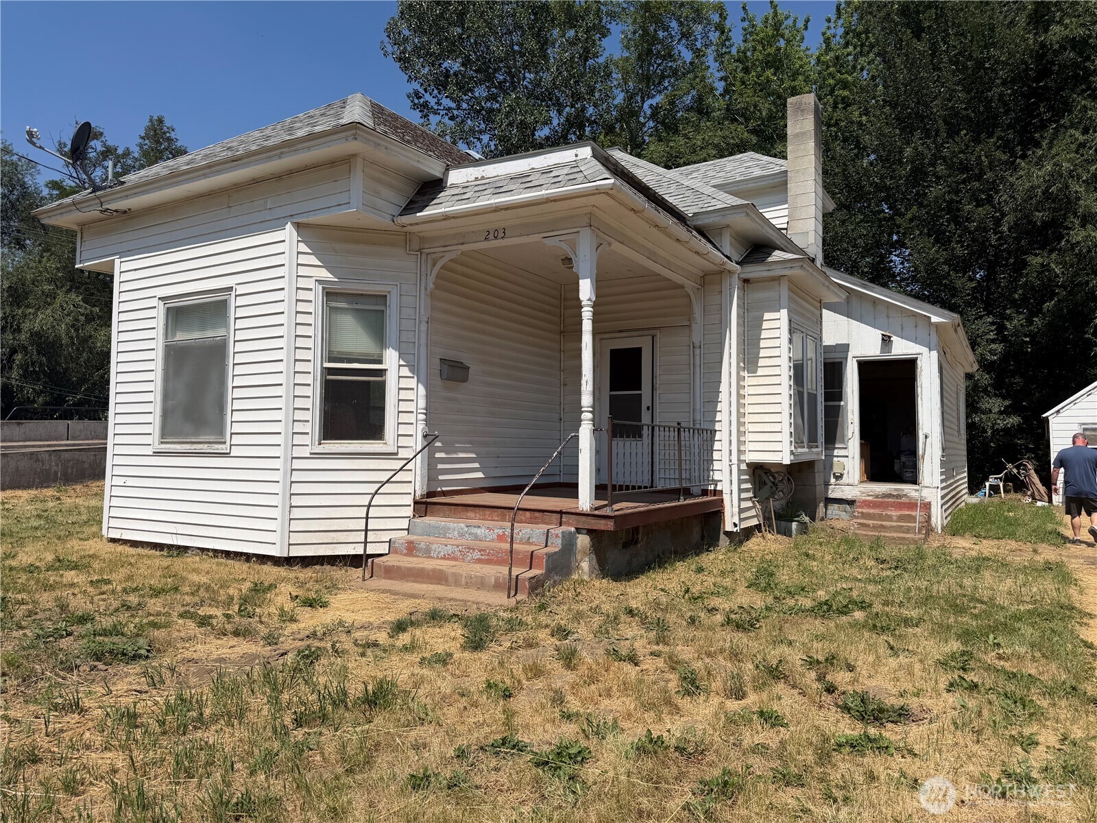 203 E Patit Street Property Photo 1