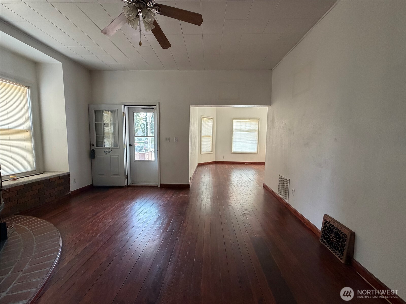 203 E Patit Street Property Photo 4