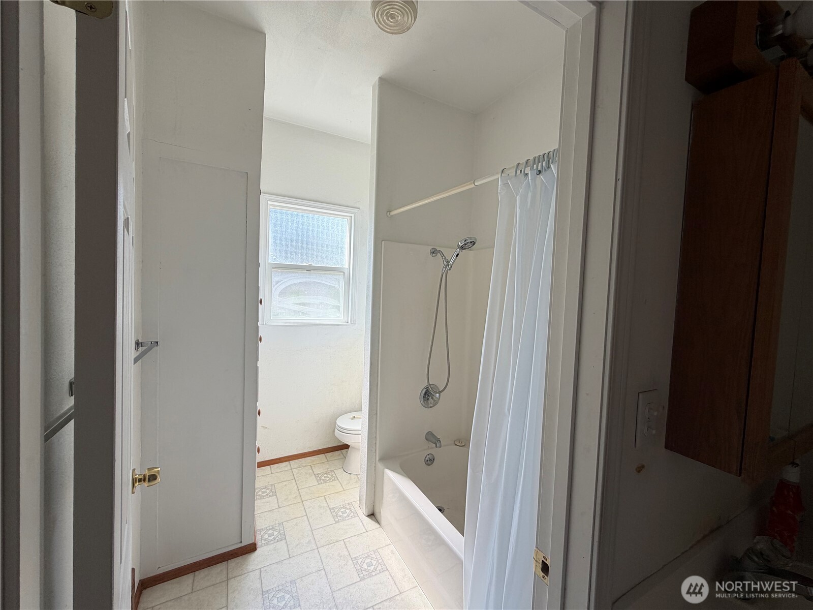 203 E Patit Street Property Photo 9