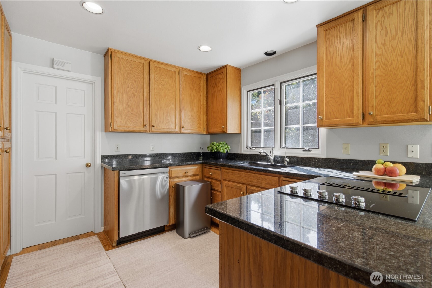 14018 Se 51st Place Property Photo 18