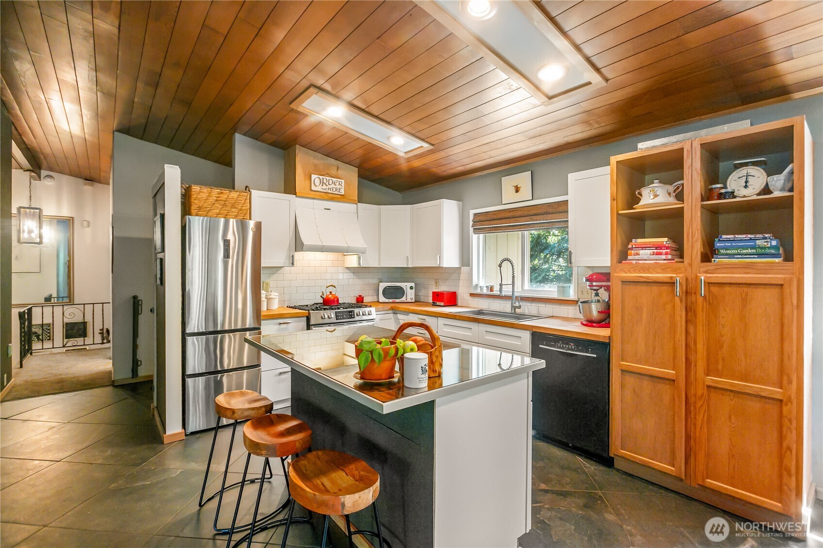 4270 Long Lake Road Property Photo 6