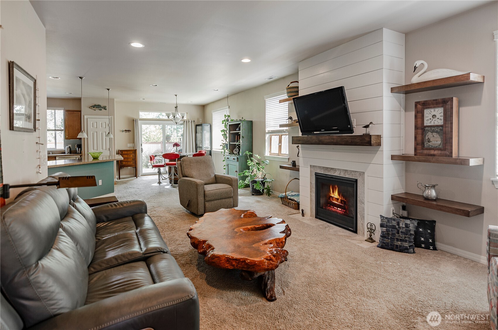 8210 Vashon Drive Property Photo 3