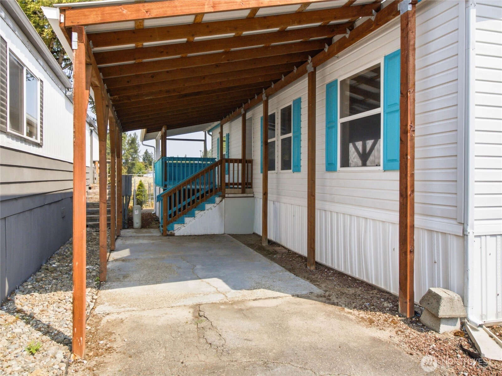 621 Nick Rd 15 Property Photo 4
