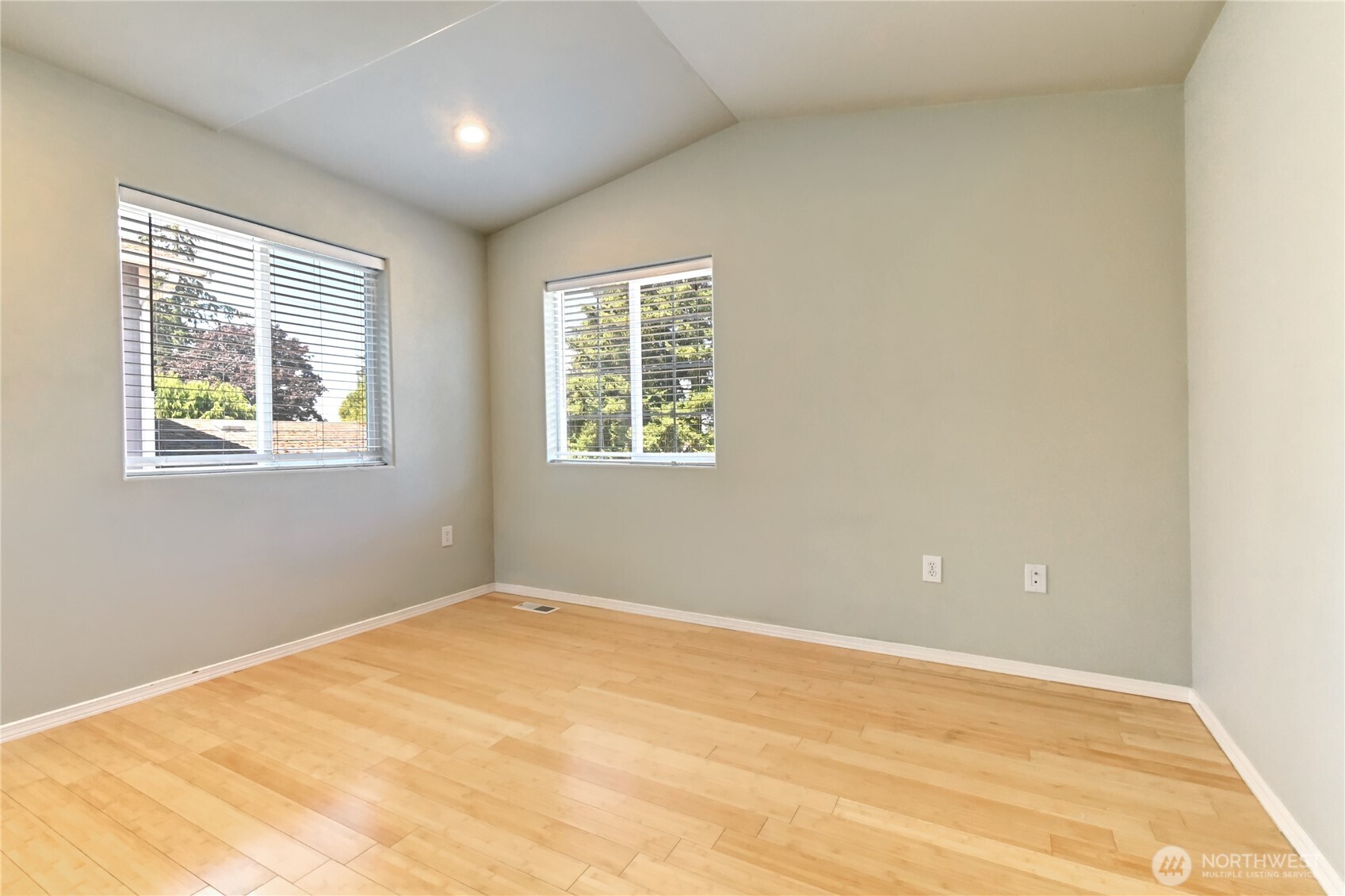 1608 E 66th Property Photo 10