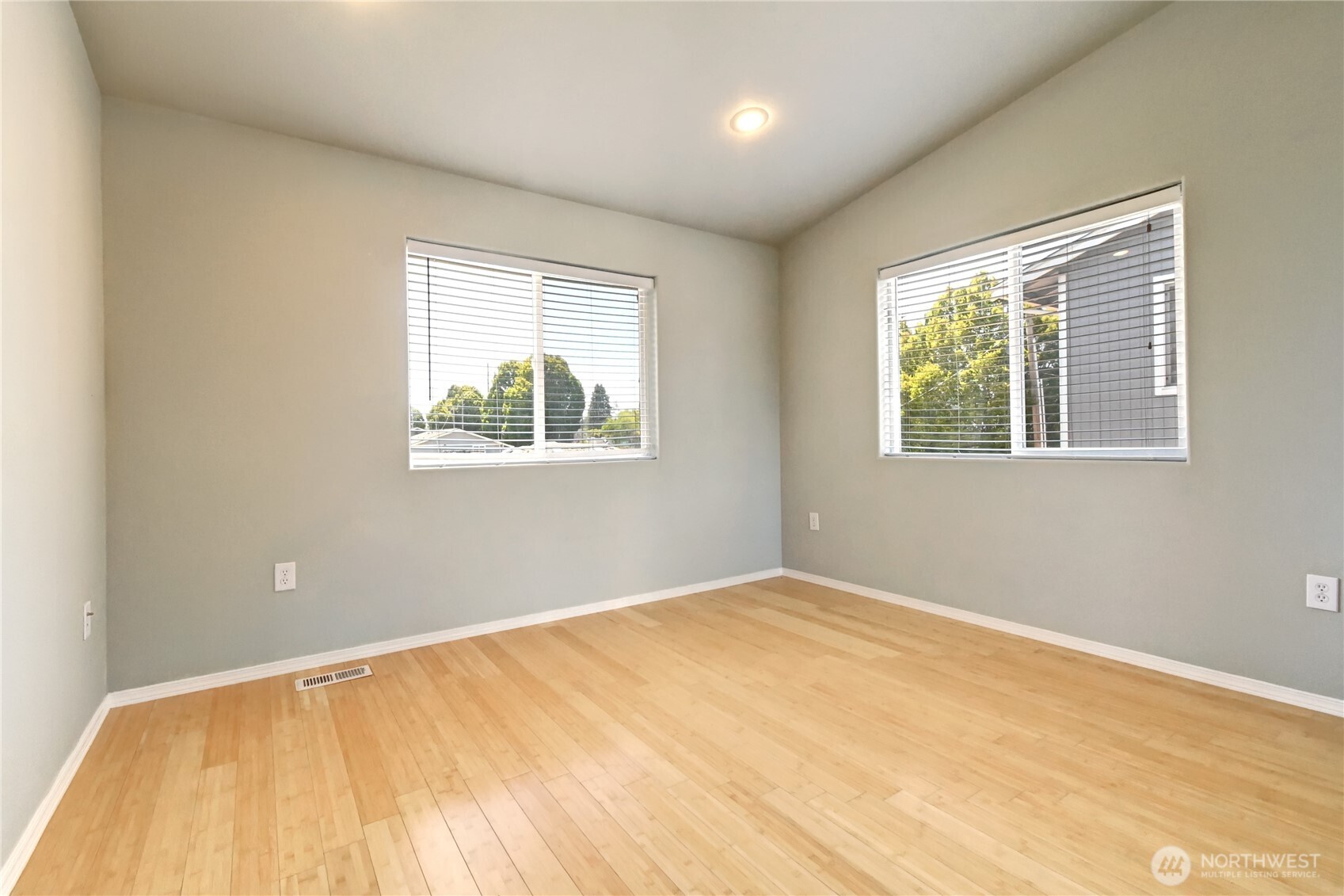 1608 E 66th Property Photo 12