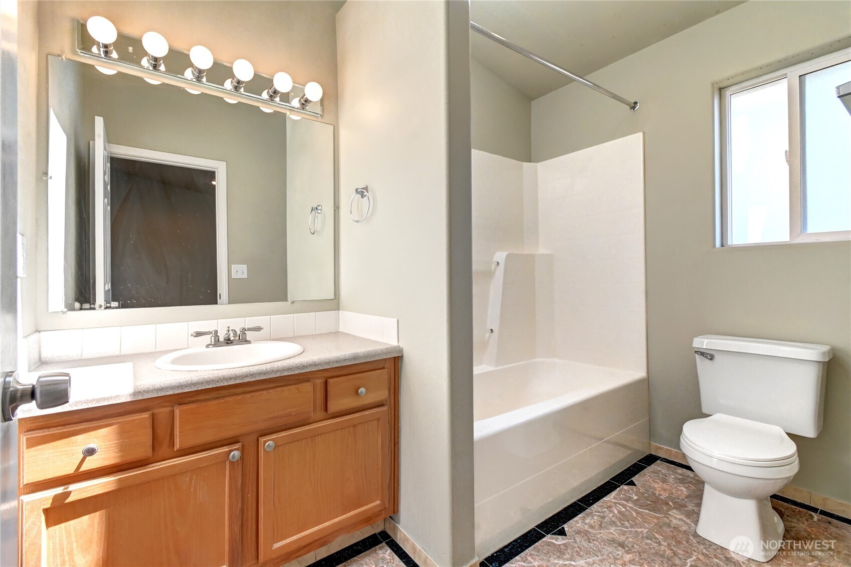 1608 E 66th Property Photo 15