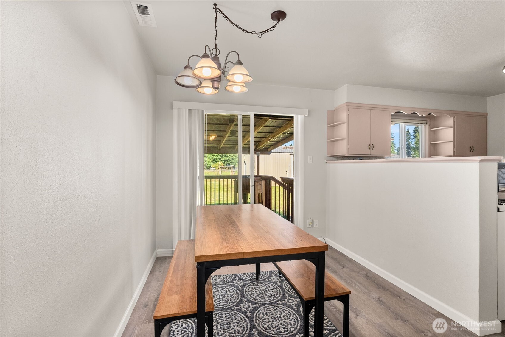 1013 Eshom Road Property Photo 12