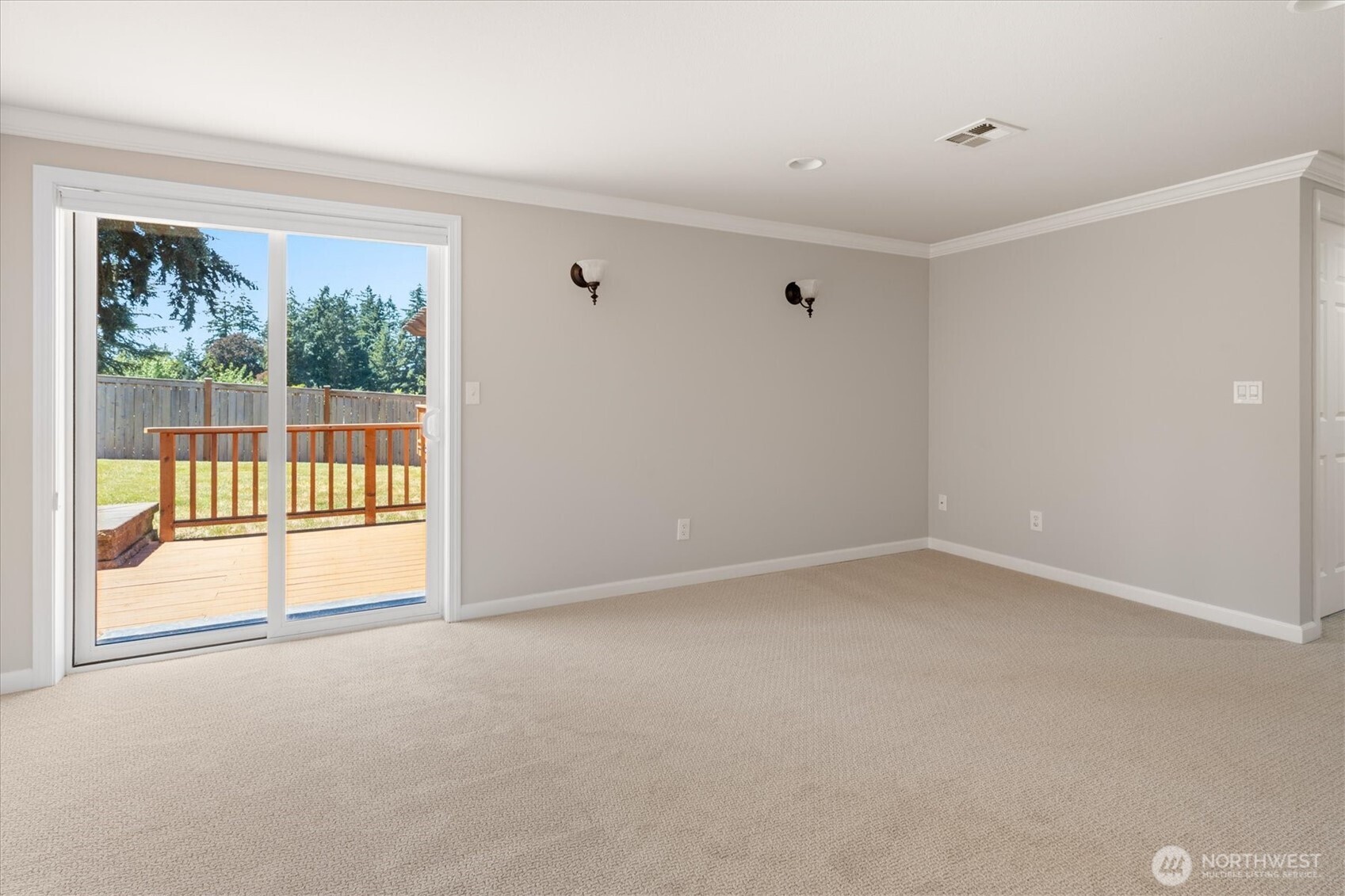 605 S 198th Street Property Photo 20