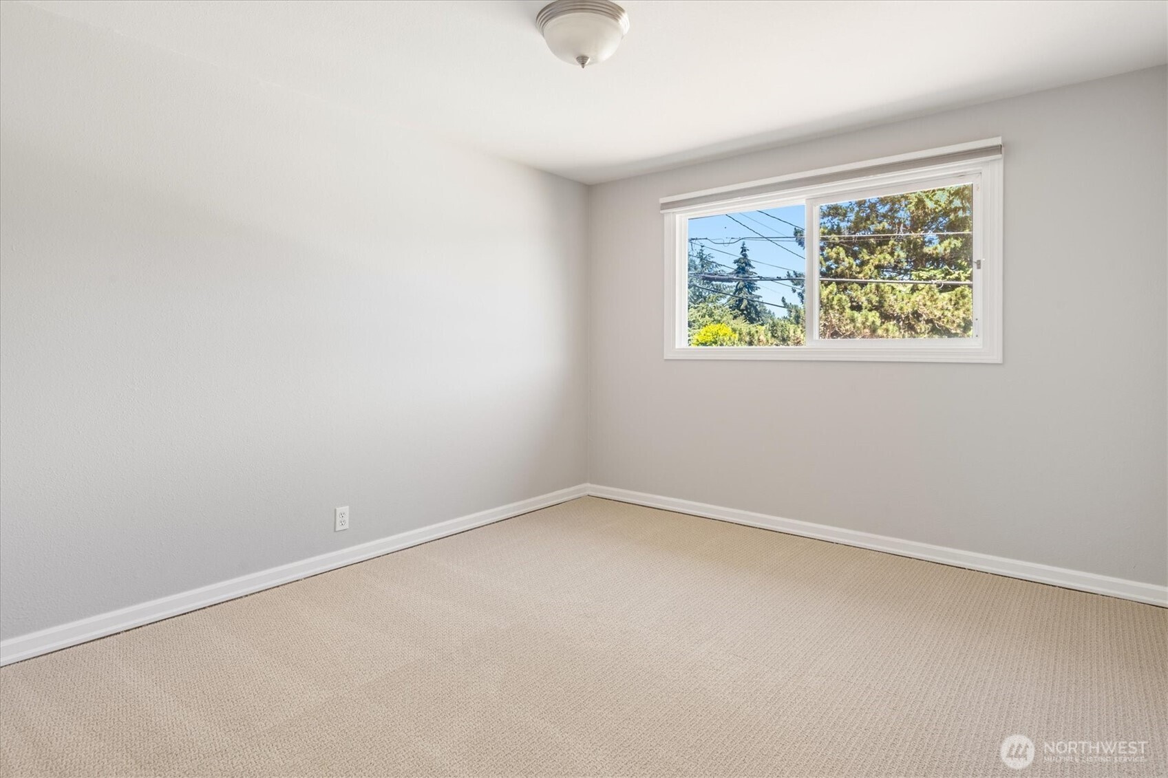 605 S 198th Street Property Photo 23