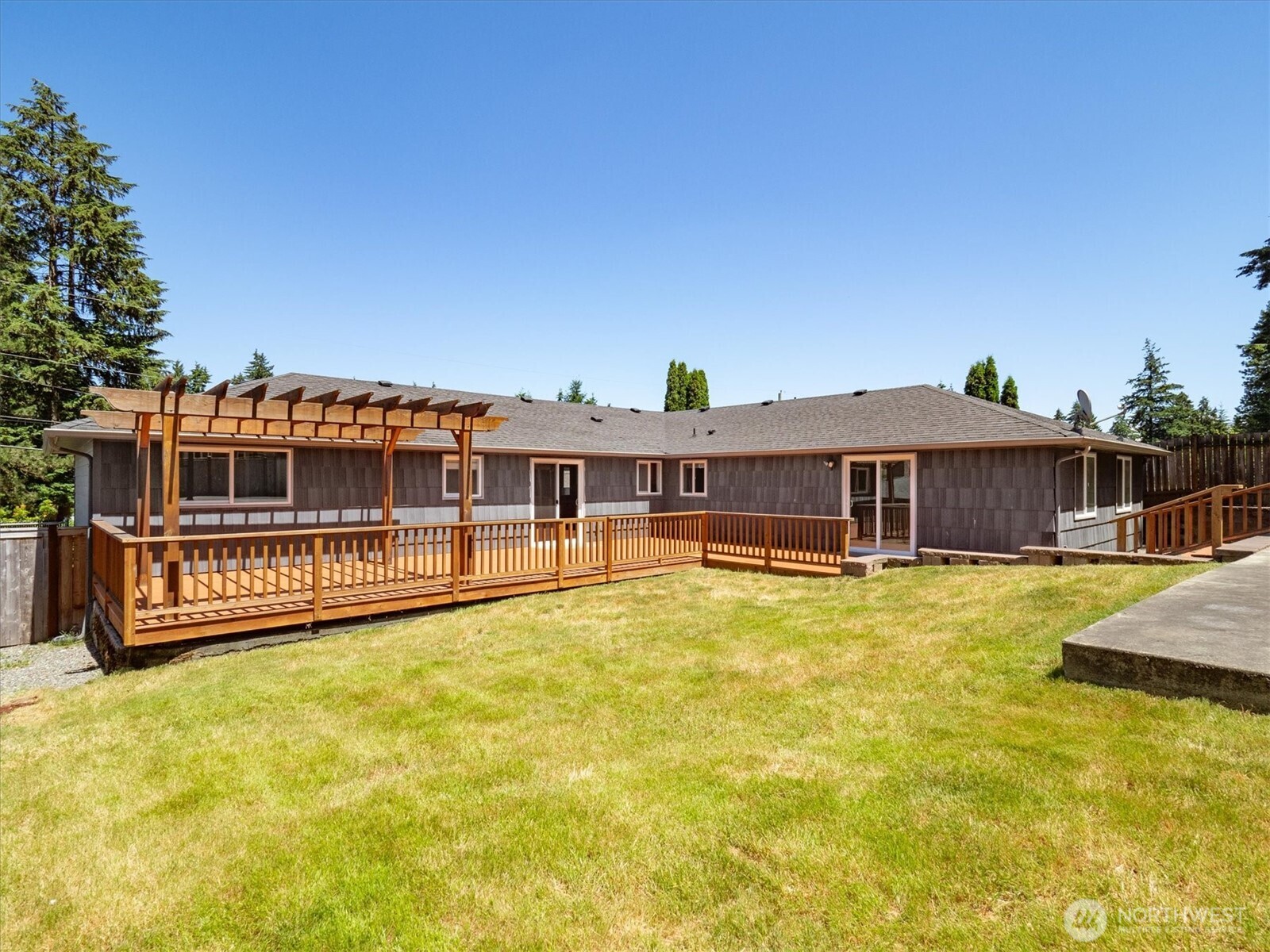605 S 198th Street Property Photo 33