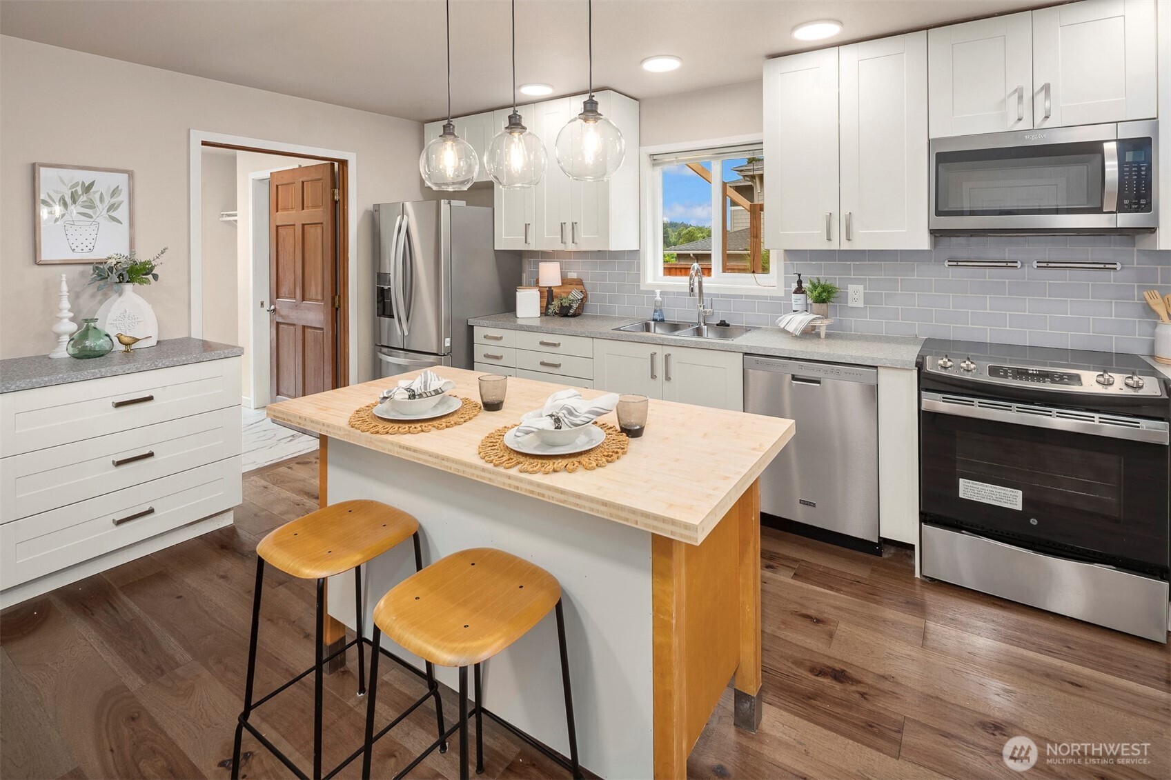1305 233rd Street Property Photo 9
