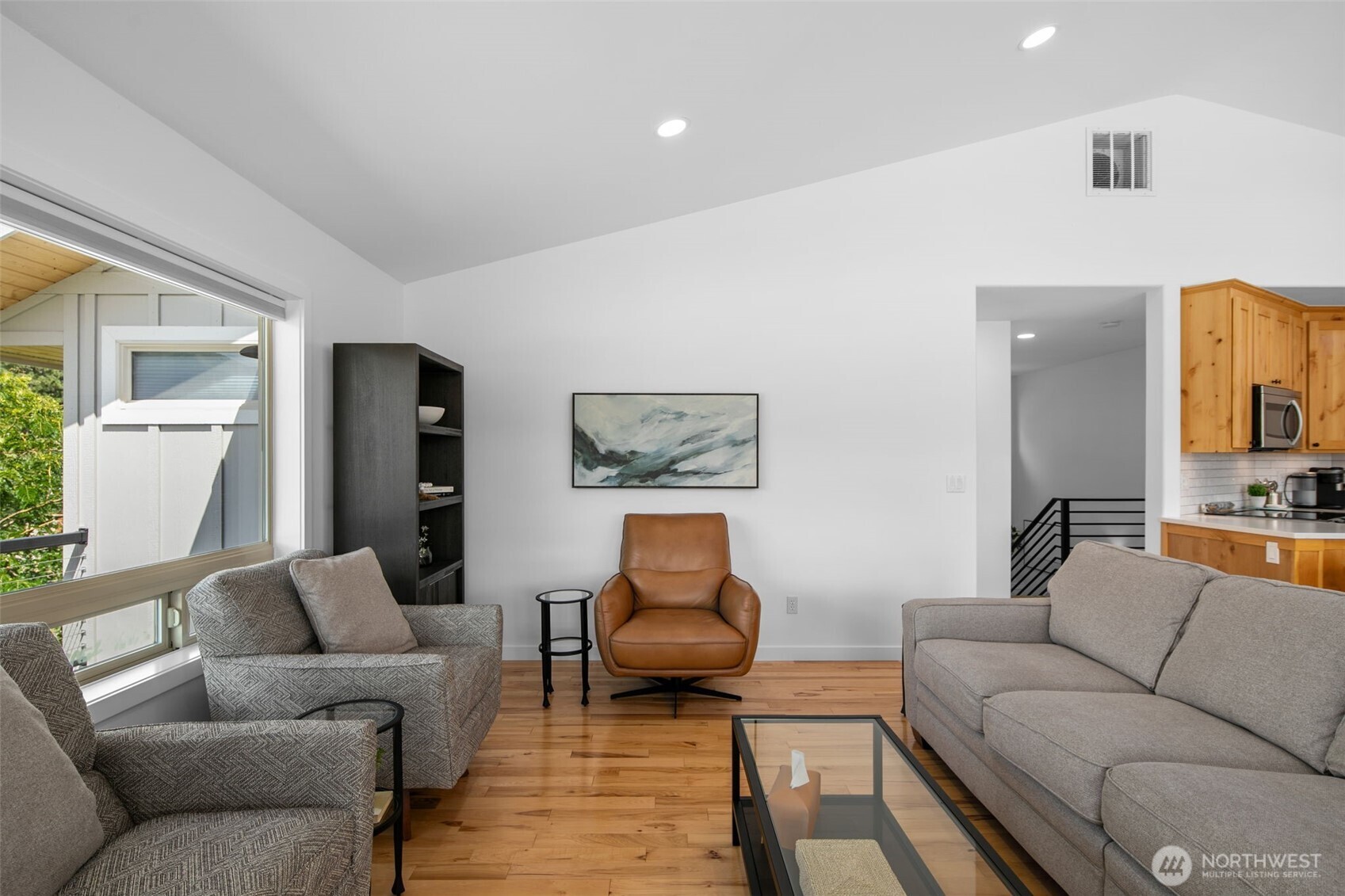 365 W Beach Drive Property Photo 13
