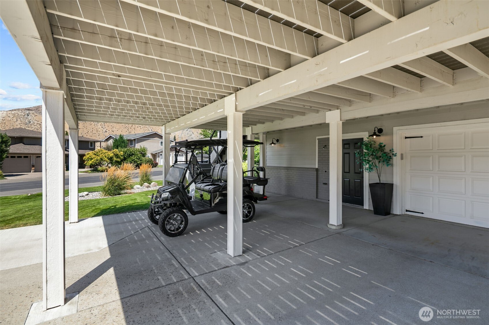 365 W Beach Drive Property Photo 36