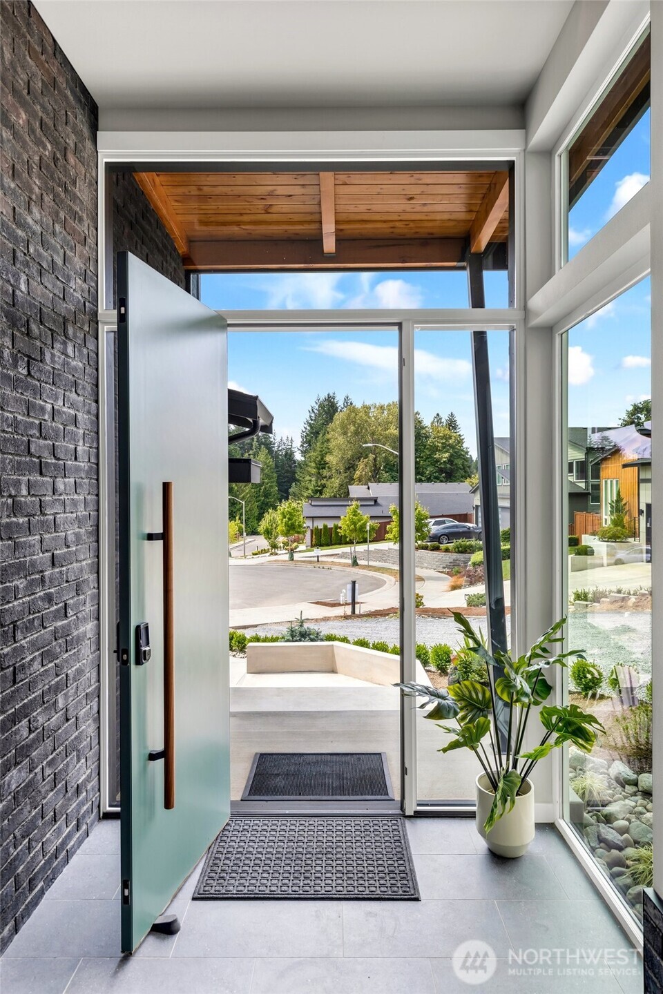 10052 Ne 196th Place Property Photo 3