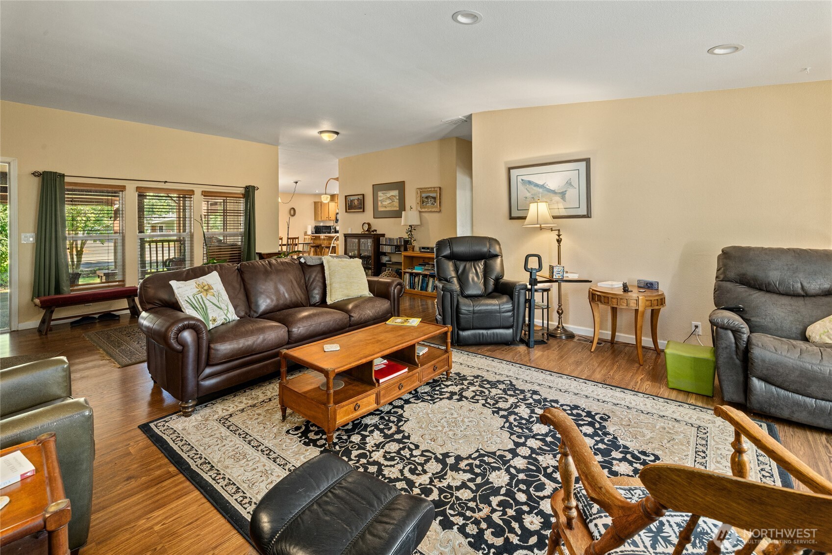 813 1/2 Broadway Avenue Property Photo 14
