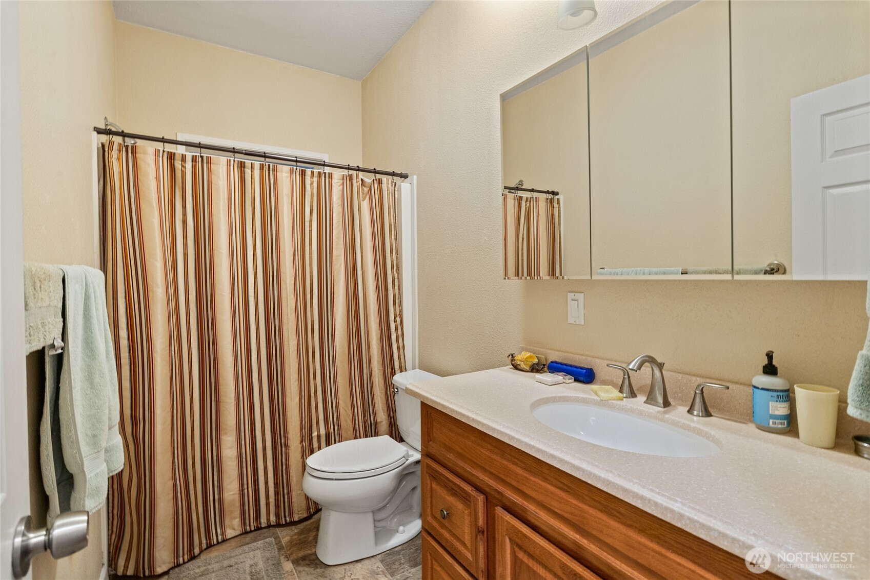 813 1/2 Broadway Avenue Property Photo 25