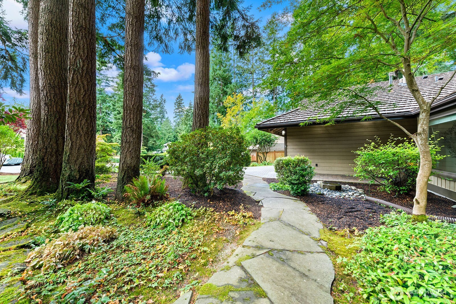 2043 215th Place Property Photo 36