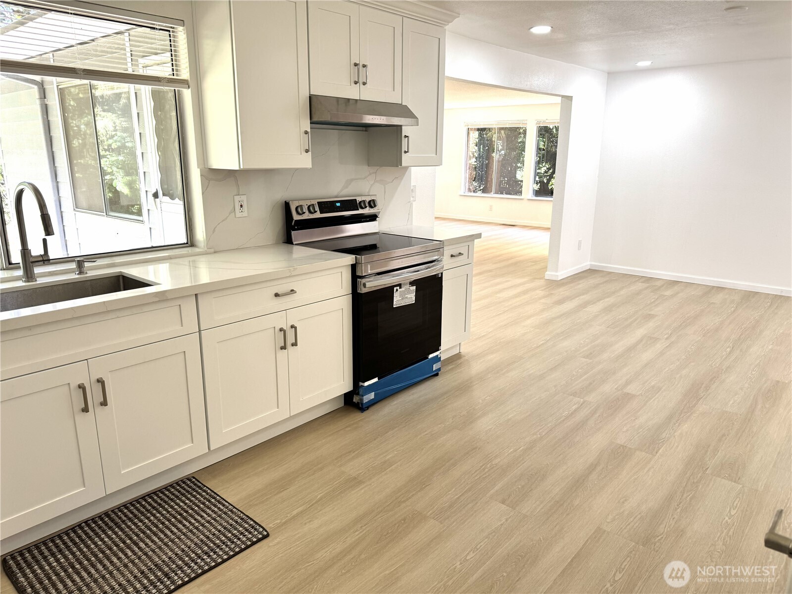 12602 Military Road Property Photo 5