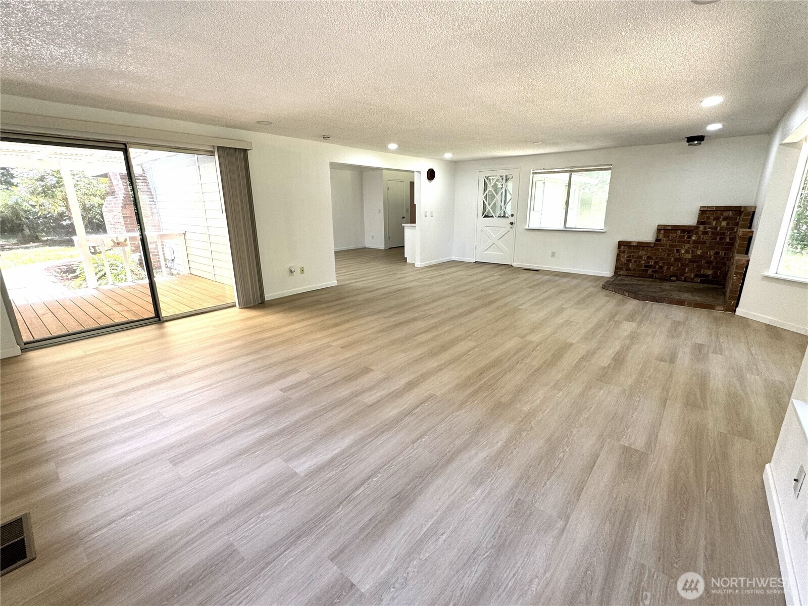 12602 Military Road Property Photo 7
