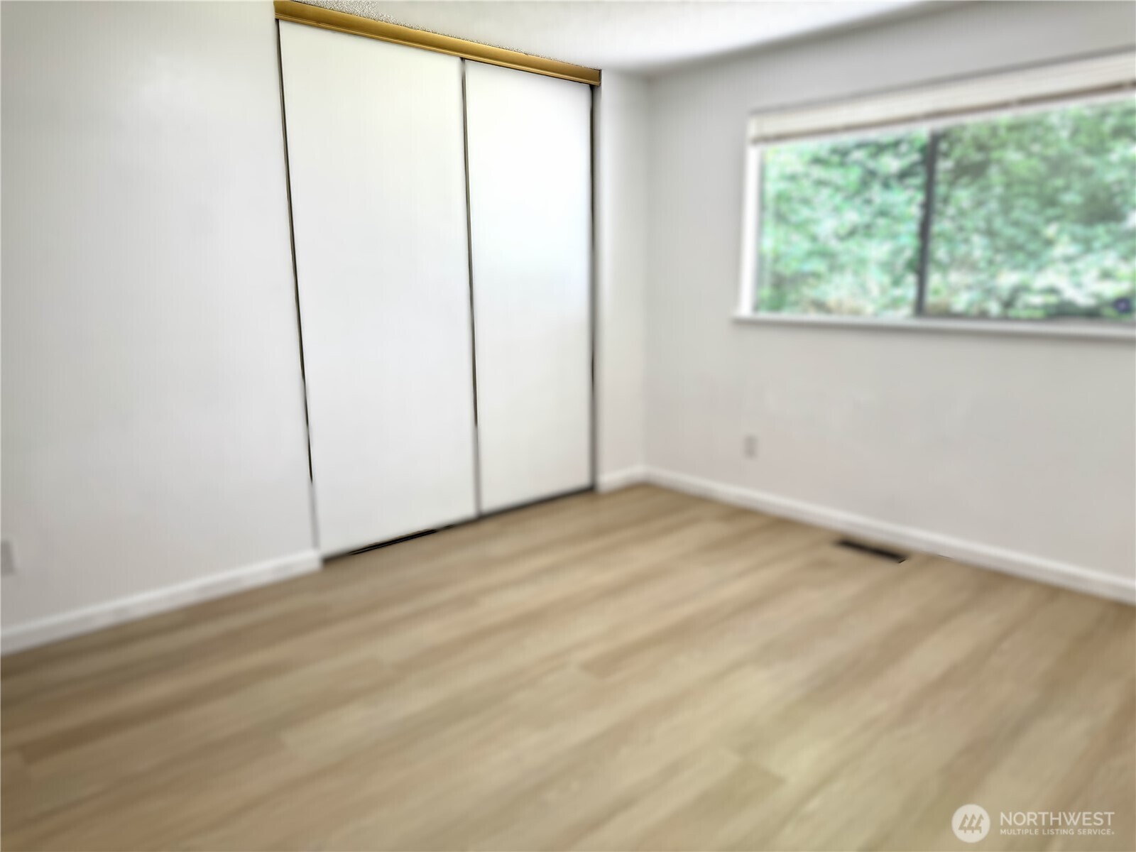 12602 Military Road Property Photo 10