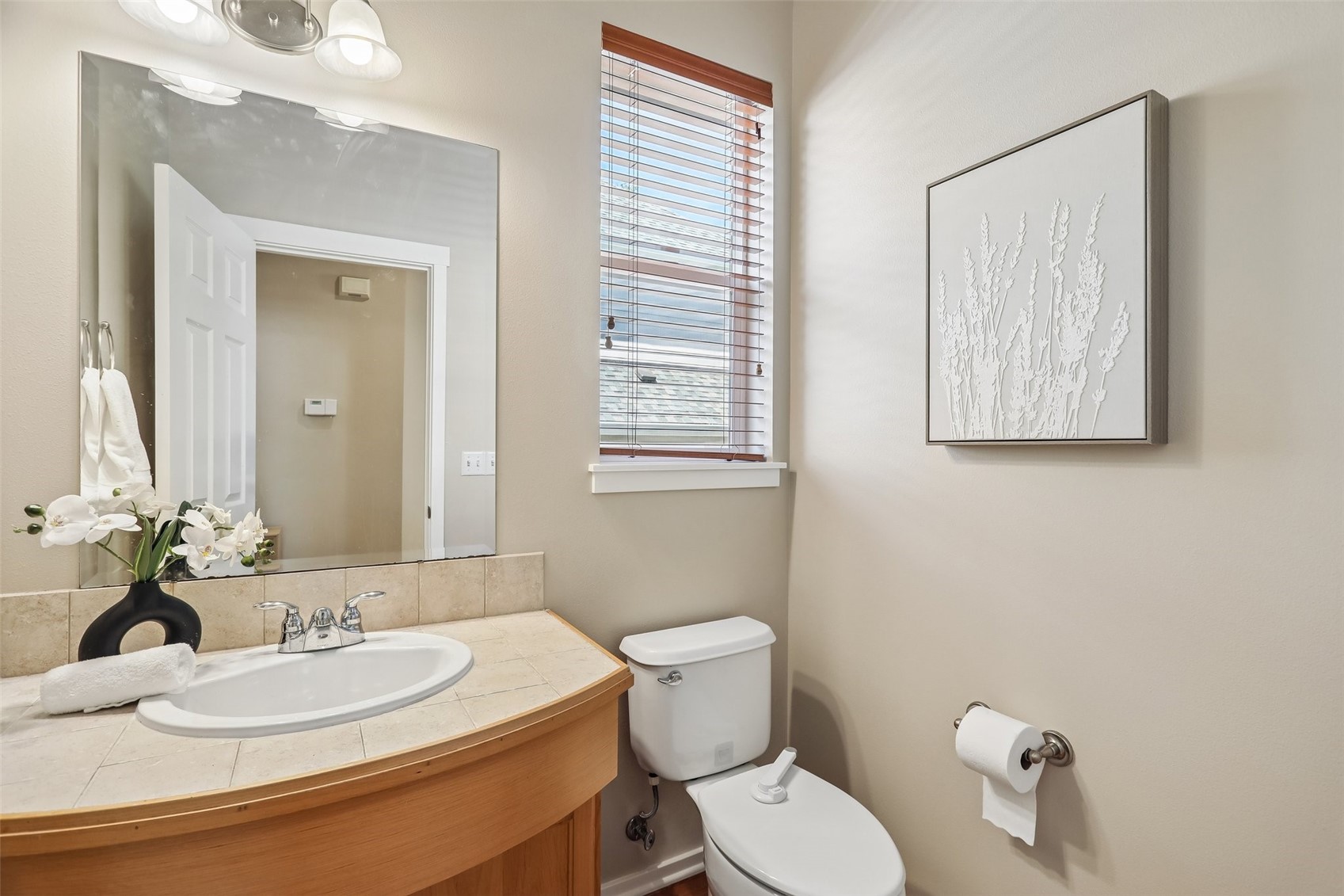 2528 Larchmount Dr Ne Property Photo 12