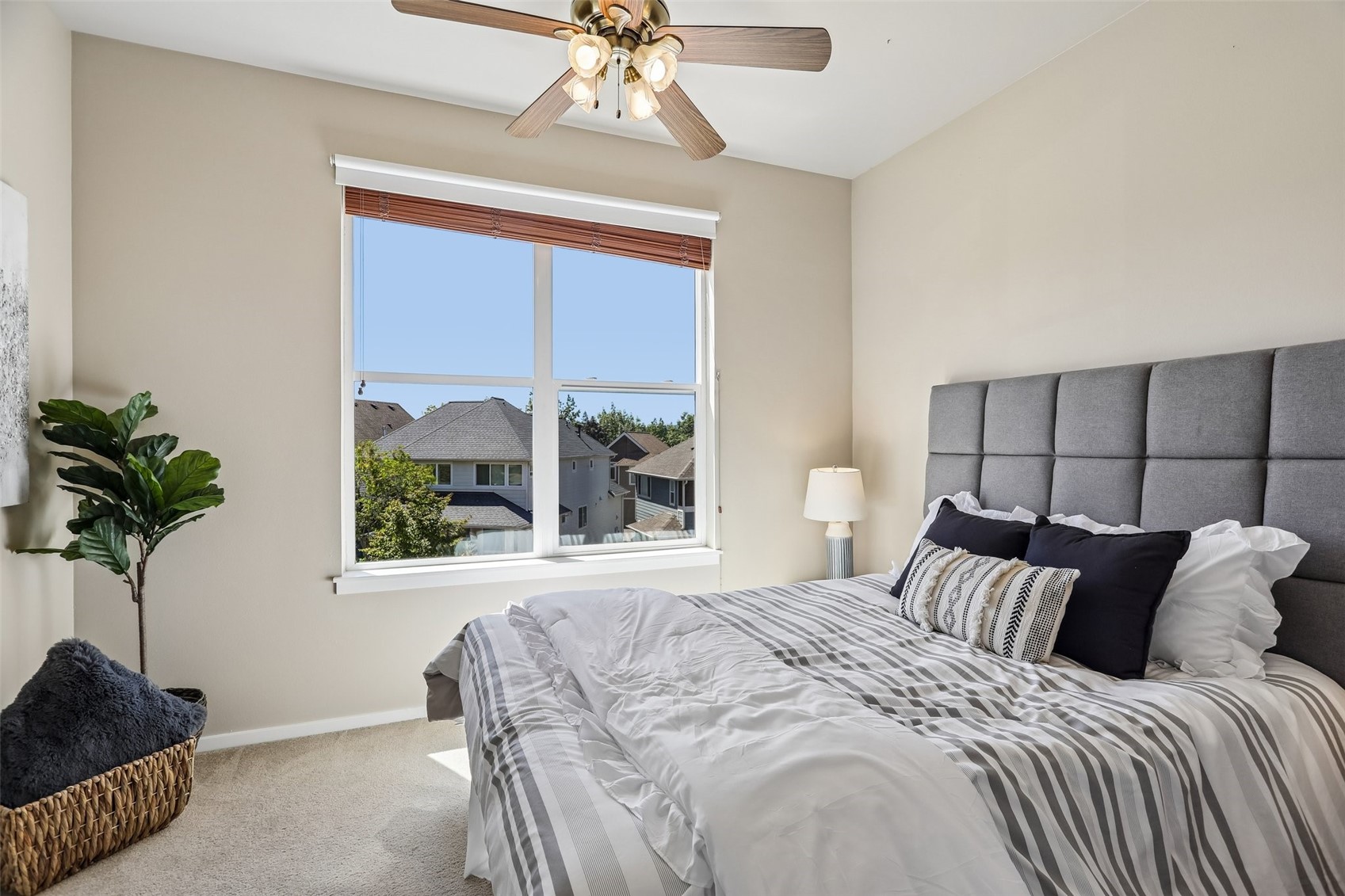 2528 Larchmount Dr Ne Property Photo 21