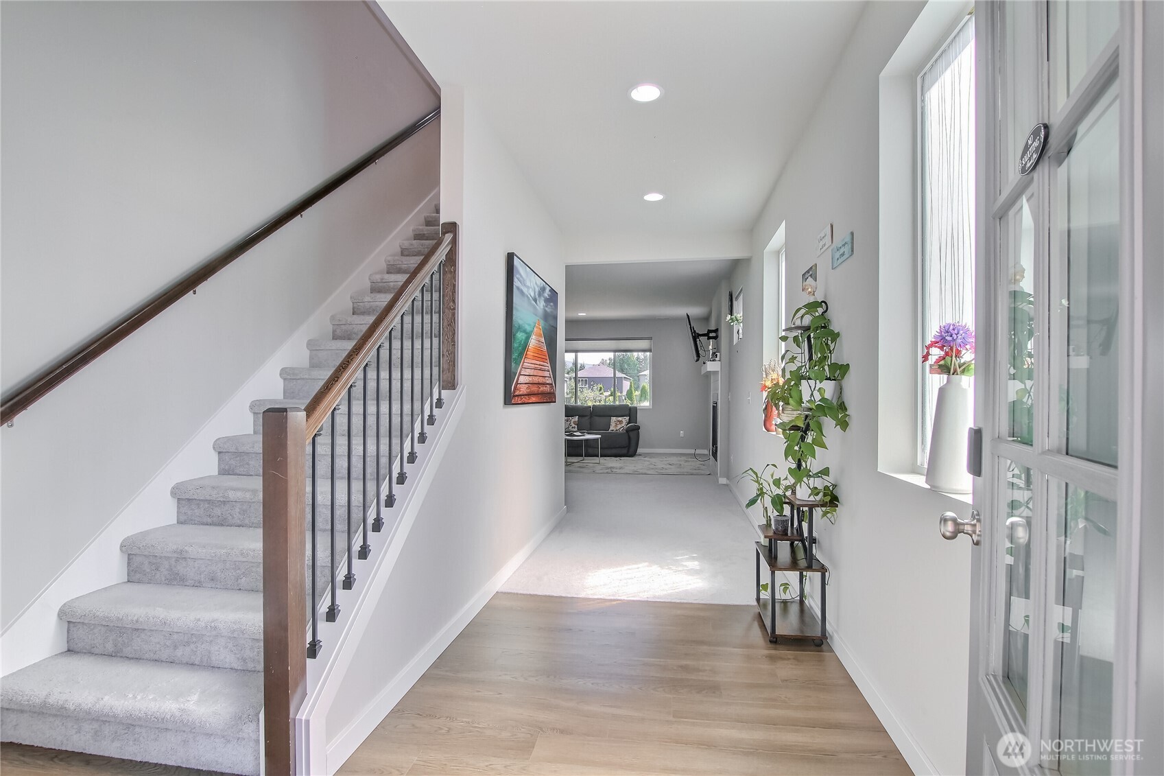 936 Yew Avenue Property Photo 2