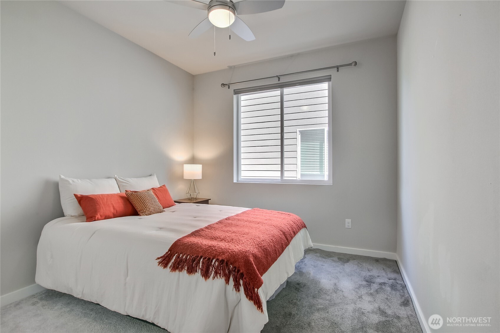 936 Yew Avenue Property Photo 10