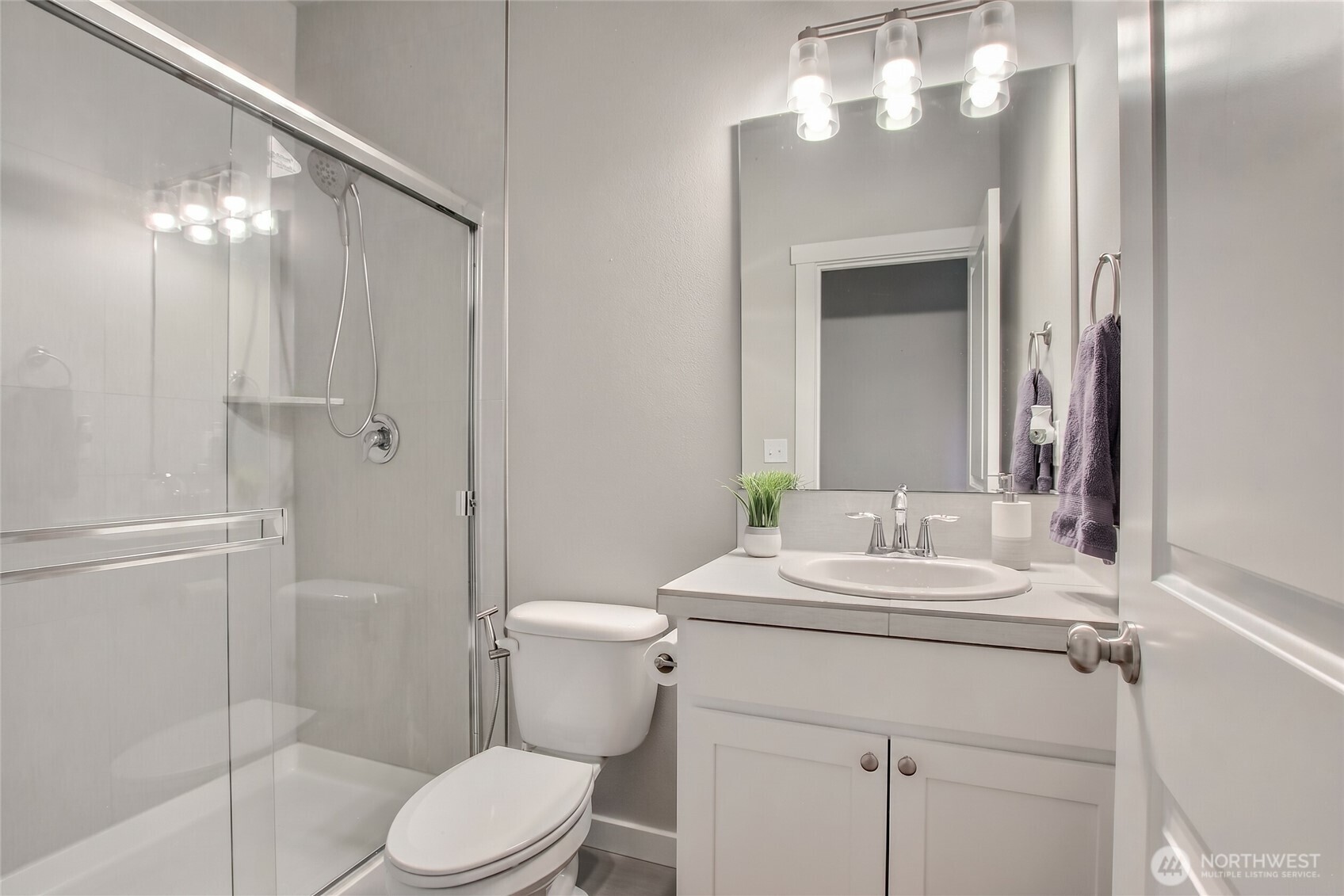 936 Yew Avenue Property Photo 11