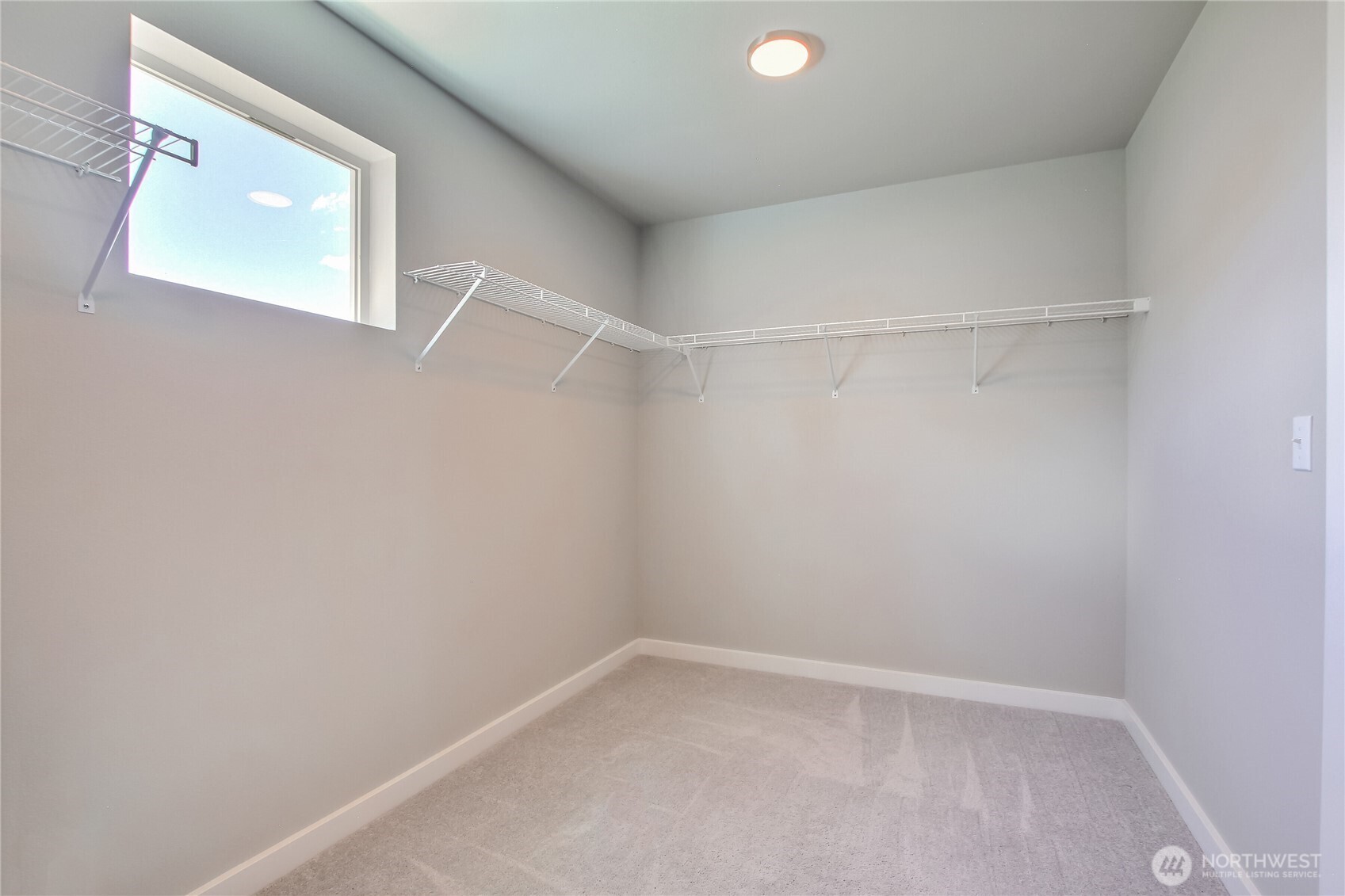 936 Yew Avenue Property Photo 15